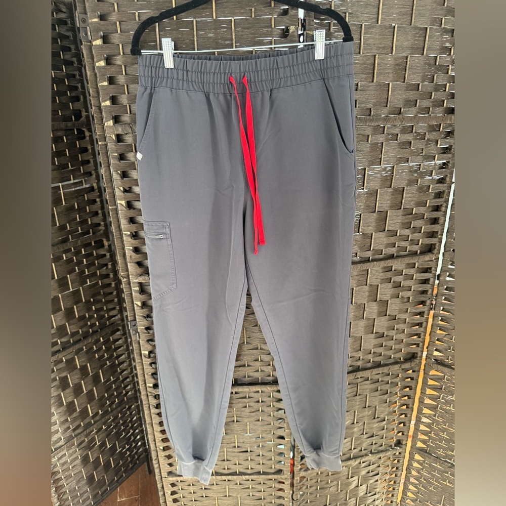 EUC Sz L Tall- Figs Women’s